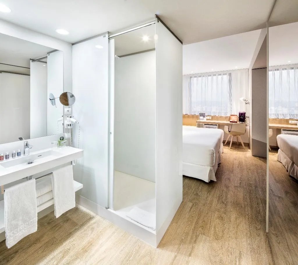 Room, Occidental Praha, Prague