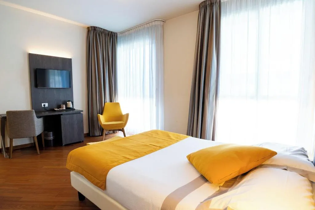 TWIN STANDARD Room, Hotel Como, Milan