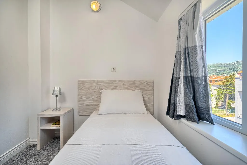 FAMILY ROOM ONE BEDROOM TWO BATHROOMS Room, Hotel Kastel, Split
