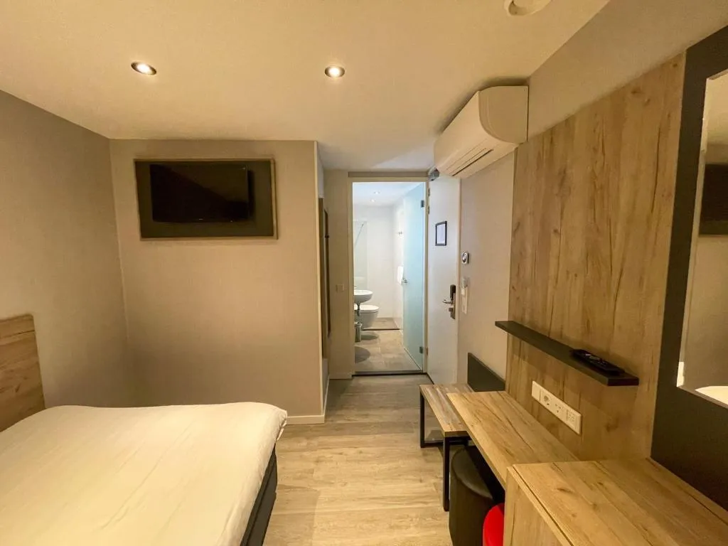 DOUBLE ONE BED Room, Joy Hotel Amsterdam, Amsterdam