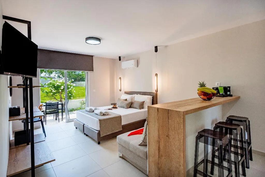 JUNIOR SUITE SUPERIOR WITH TERRACE Room, Sokrates Studios, Rhodes