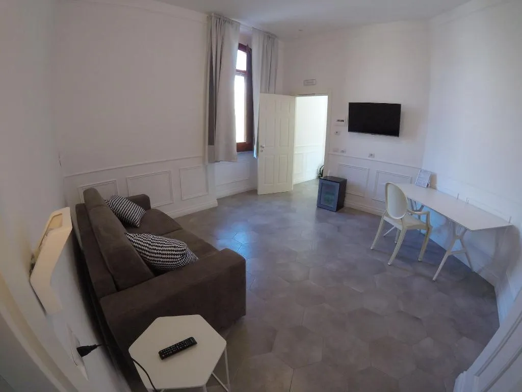 Room, Palazzo Balsamo, Naples