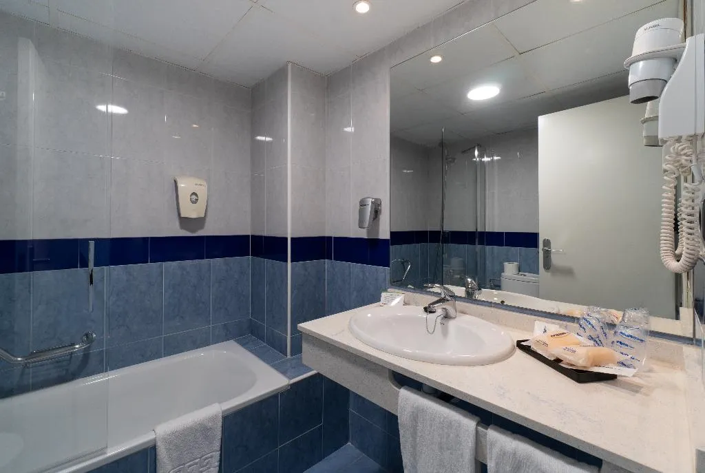 Double or Twin STANDARD Room, Medplaya Bali, Costa Del Sol