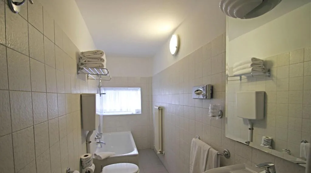 QUADRUPLE STANDARD Room, Hotel Como, Milan