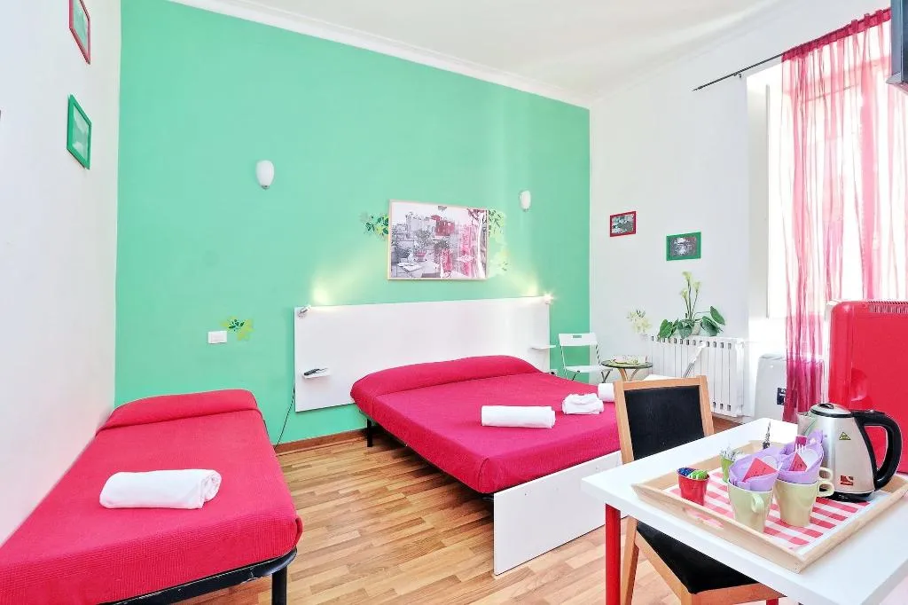 Room, Lucky Domus, Naples