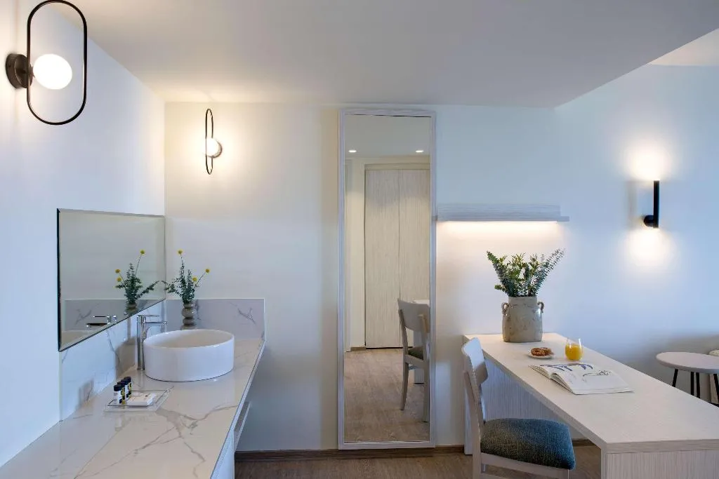 FAMILY ROOM POOL VIEW TWO BEDROOMS Room, Kosea Boutique Hotel, Kos