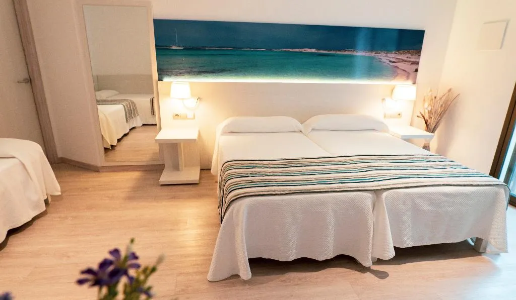 QUADRUPLE STANDARD Room, Hotel Rosales Formentera, Ibiza