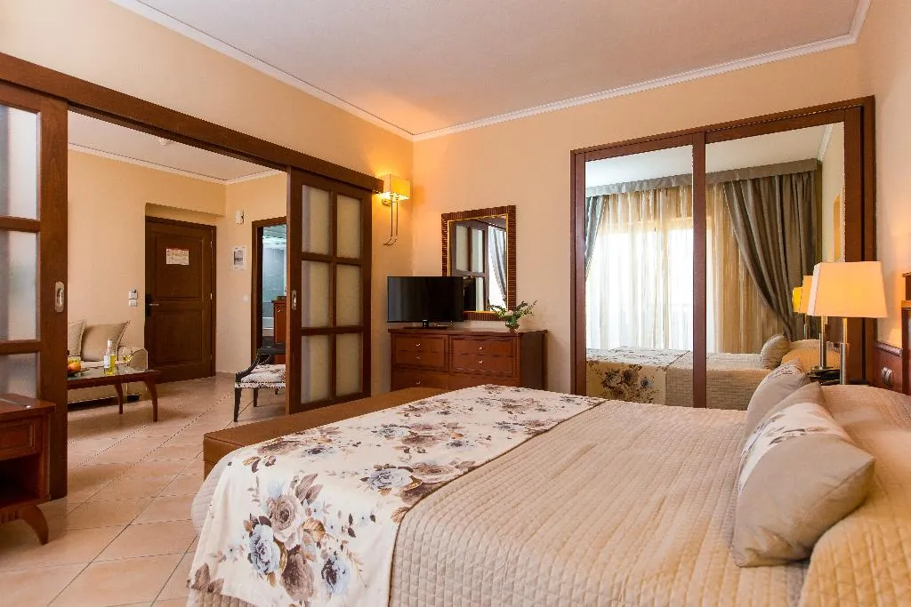 SUITE SIDE SEA VIEW Room, Theartemis Palace, Crete