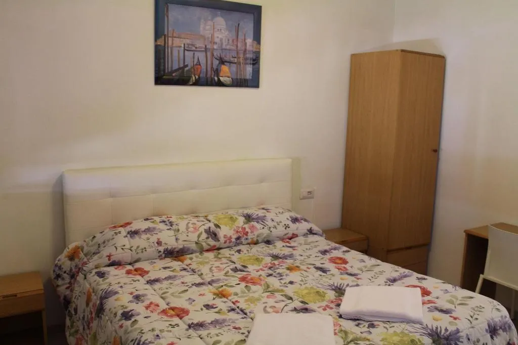 Room, Colombo Hotel & Hostel For Backpackers, Venice