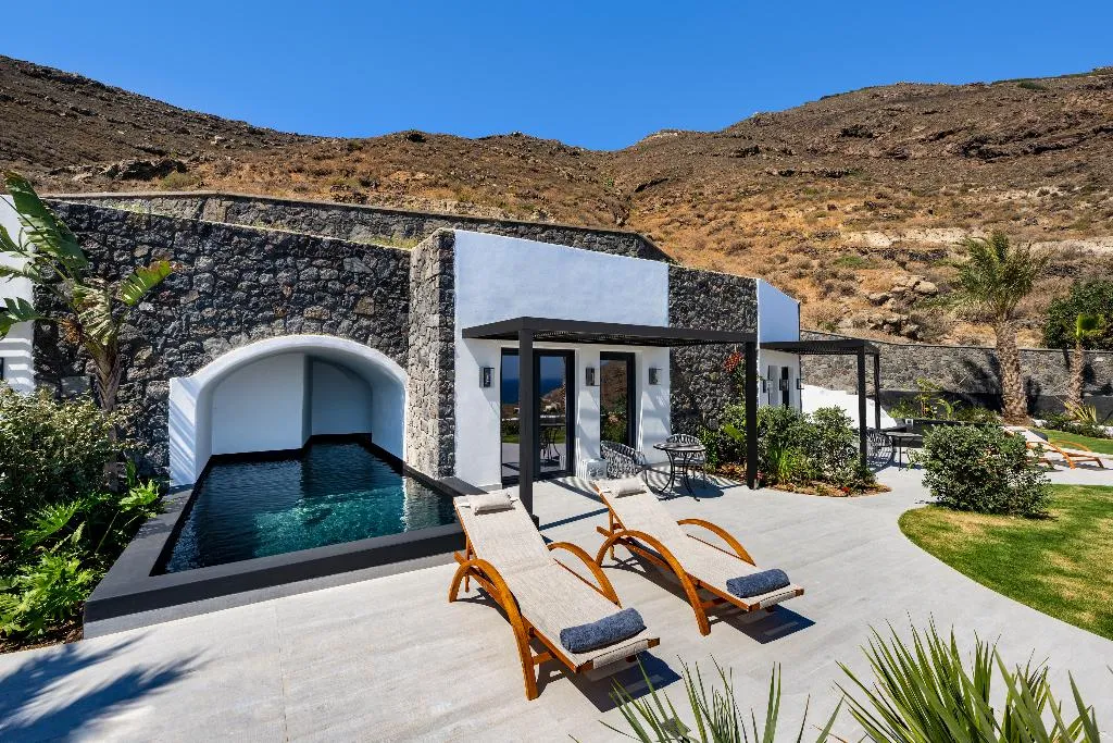 SUITE WITH PRIVATE POOL Room, Palm Island Suites, Santorini