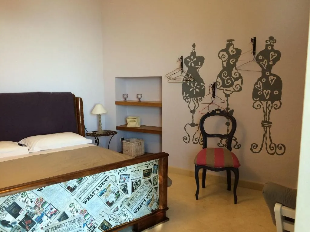Room, B&B I Limoni, Naples