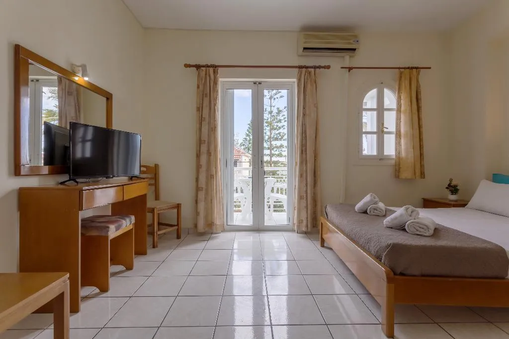 TRIPLE CAPACITY 3 ONE BEDROOM Room, Laganas Holidays Hotel, Zante