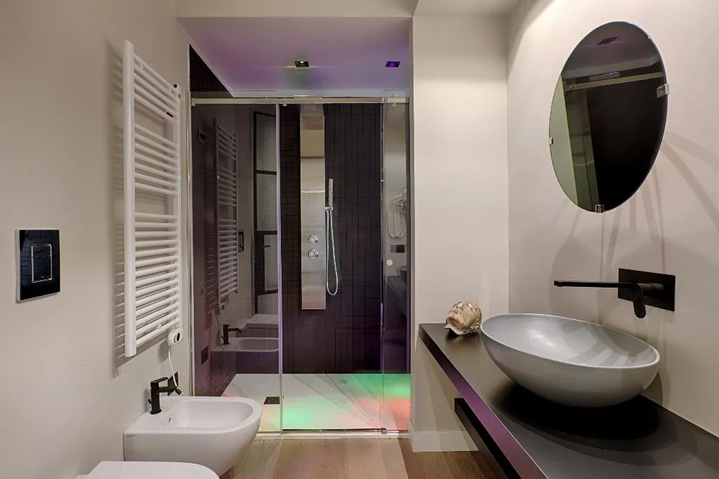 Double or Twin KING SIZE BED Room, Casa Pacifico Napoli, Naples