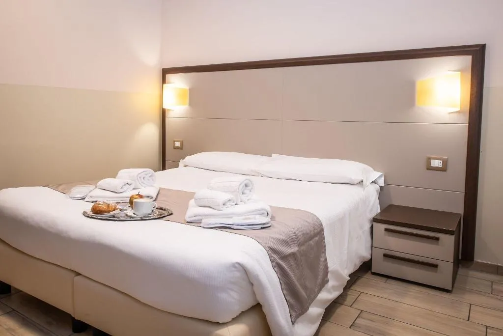 Room, Hotel Rosa, Milan