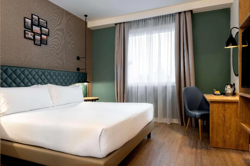 DOUBLE KING SIZE BED Room, Hilton Garden Inn Milan Malpensa, Milan