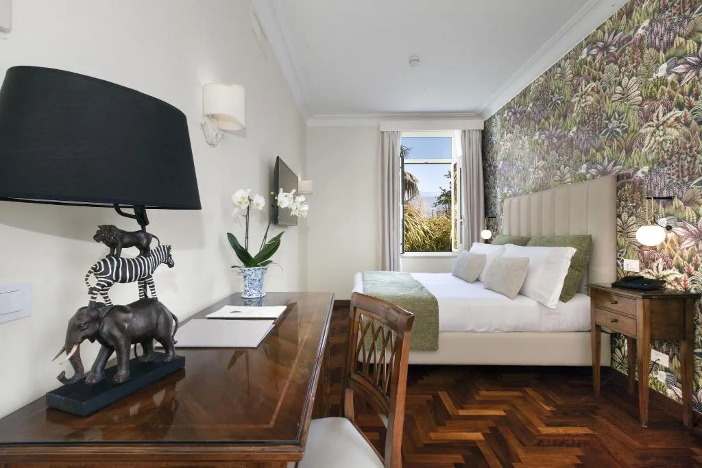 JUNIOR SUITE WITH JACUZZI Room, Relais Villa Savarese, Naples