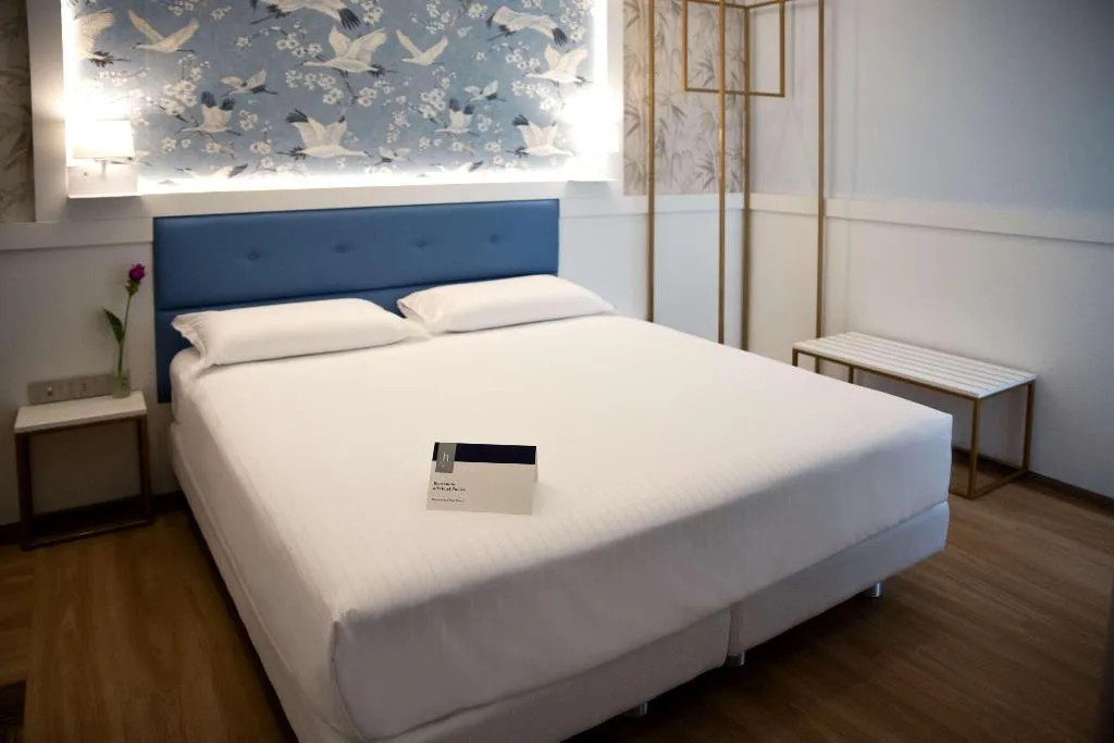 Room, Palace Hotel, Naples