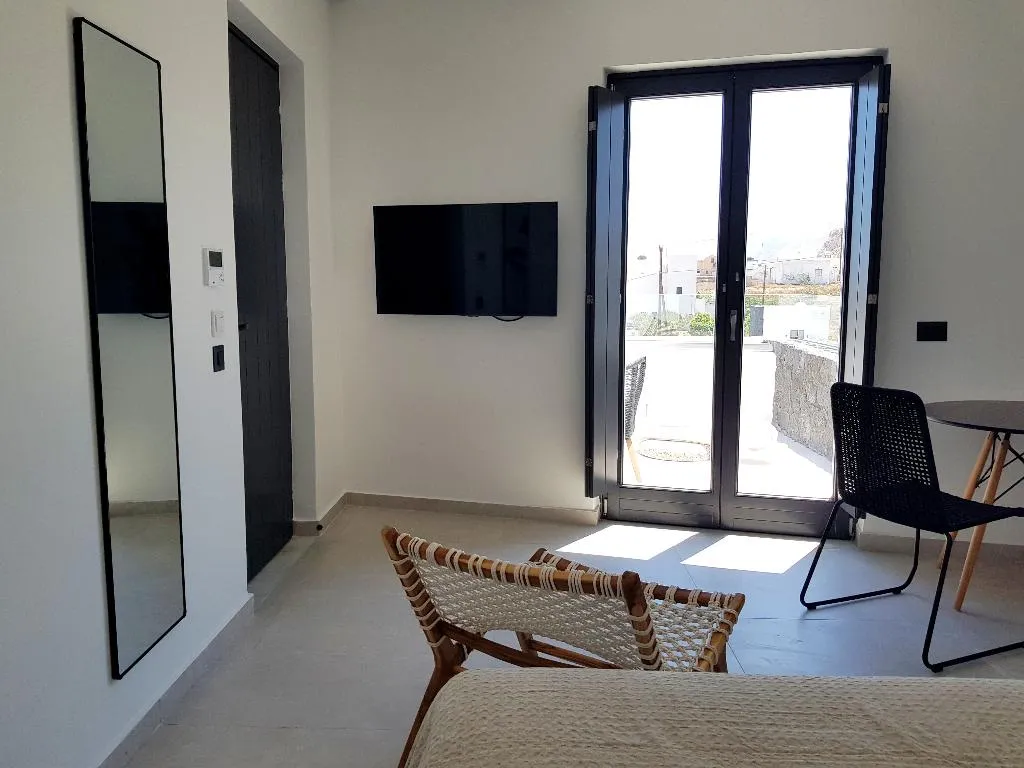JUNIOR SUITE SEA VIEW Room, MyLithos Suites, Santorini