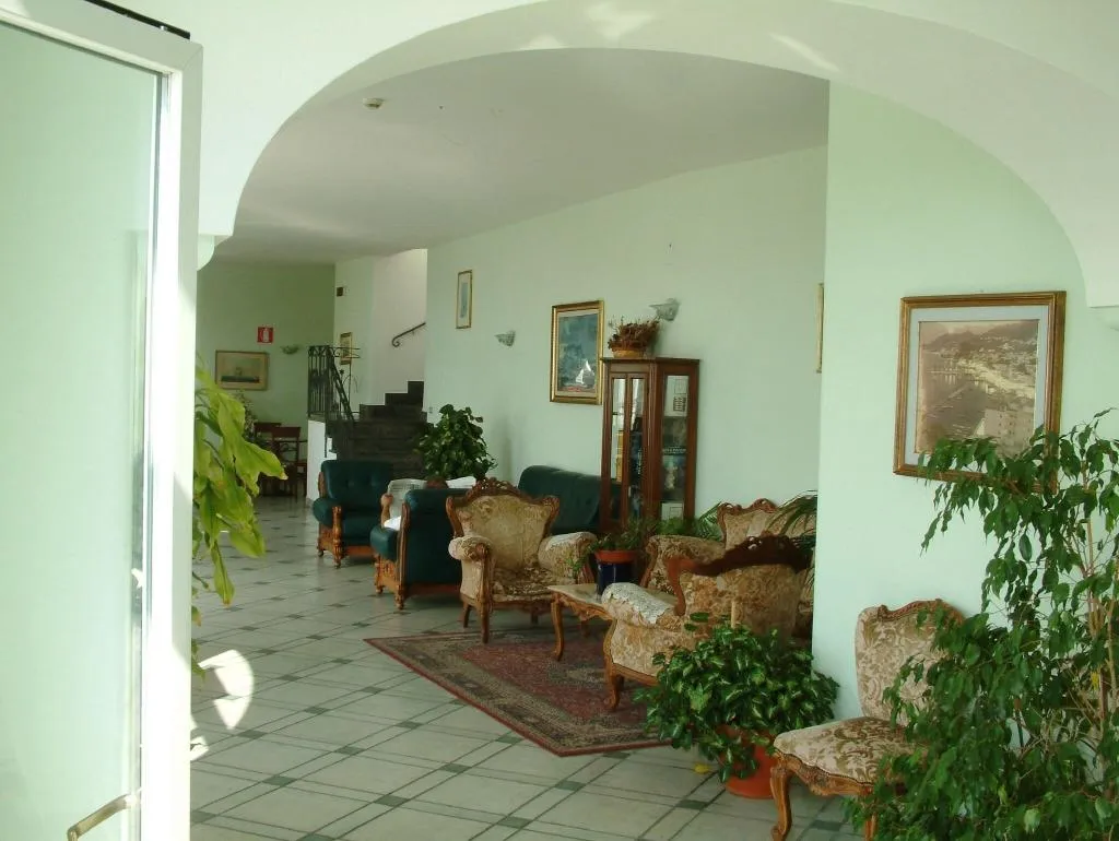 Lobby, La Ginestra, Naples