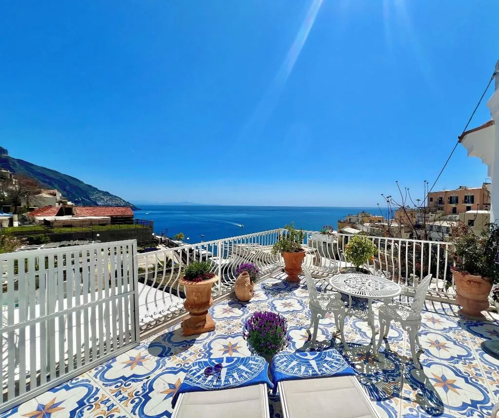 Terrace, Hotel Villa Delle Palme, Naples
