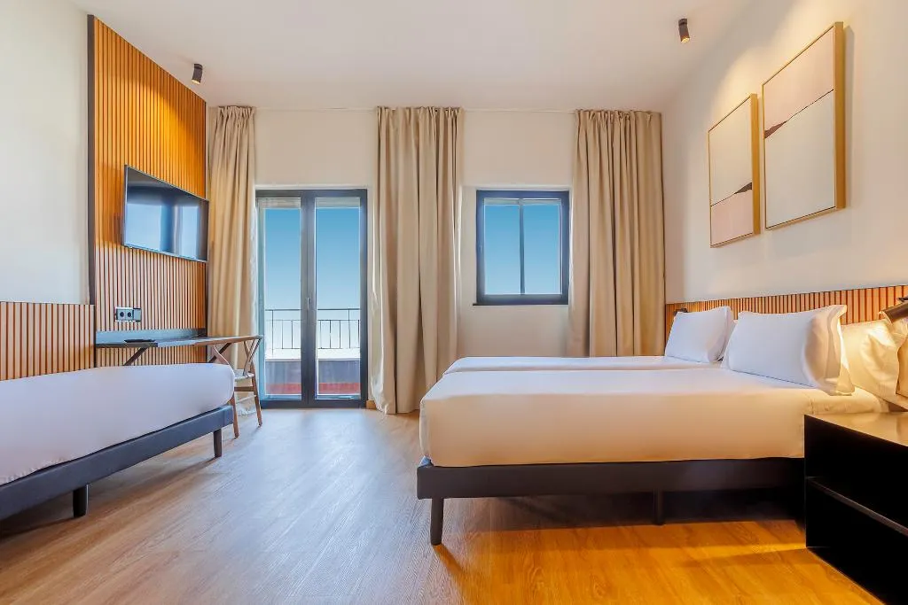 TRIPLE STANDARD Room, Acta Madfor Hotel, Madrid