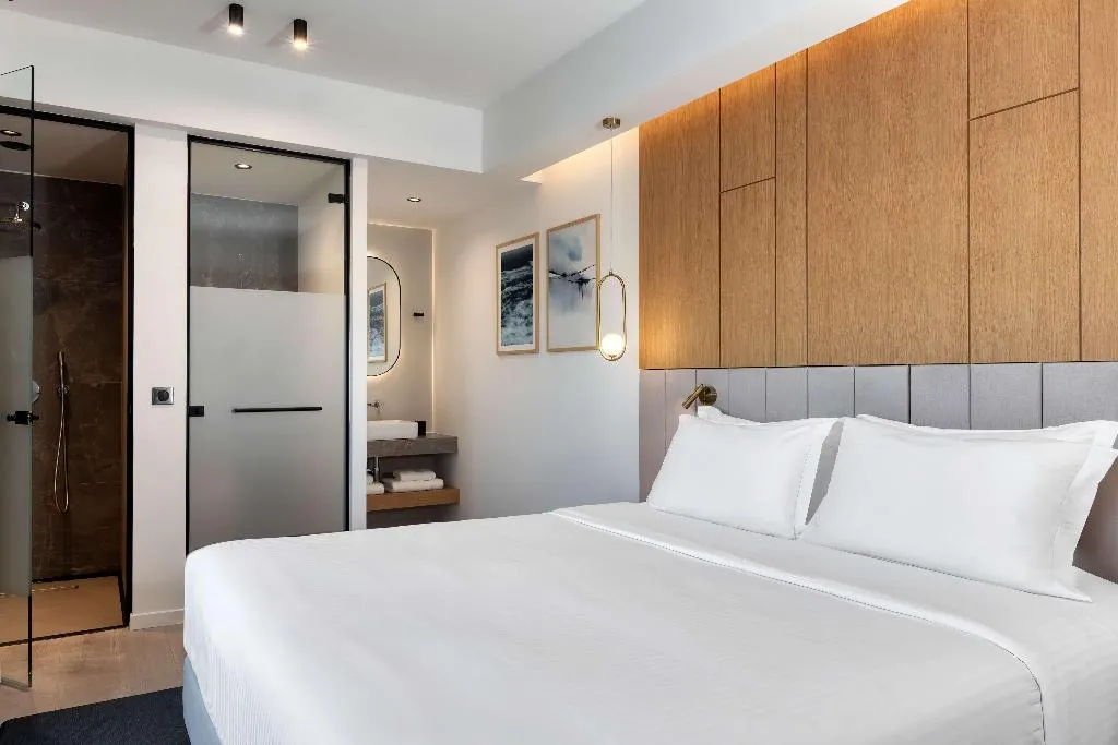 DOUBLE DELUXE WITH VIEWS Room, Hilton Garden Inn Athens Syggrou Avenue, Athens