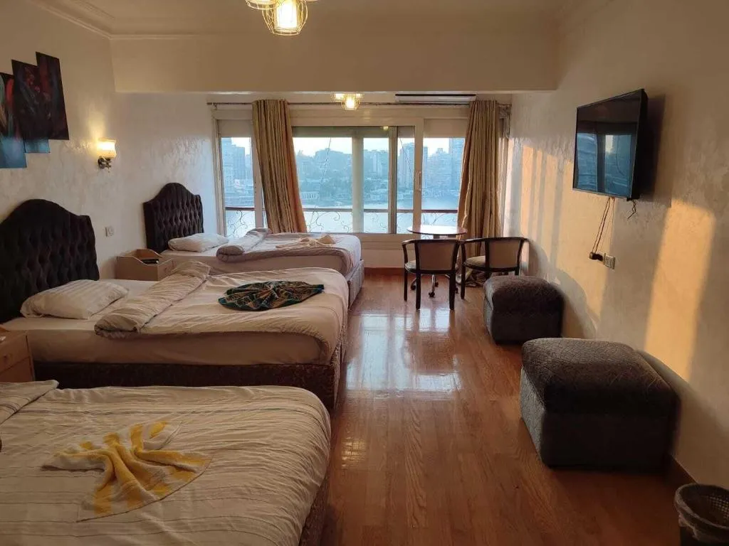 Room, Nile Sky Hotel and Suites, Cairo