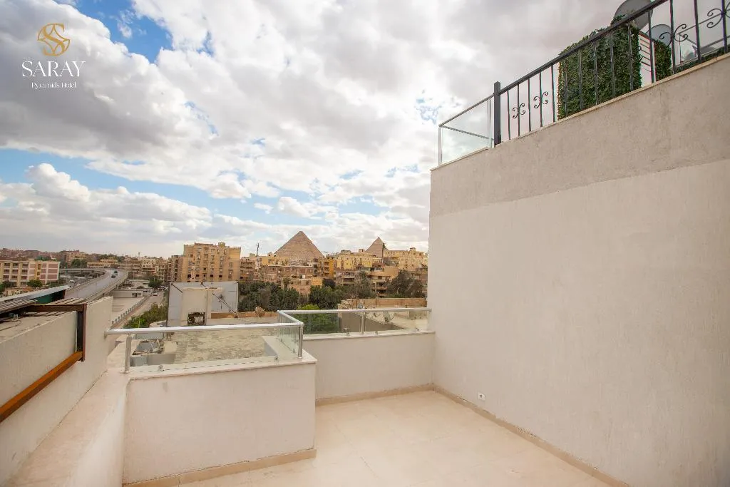 FAMILY ROOM GRAND WITH VIEWS Room, Saray Pyramids & Museum View Hotel, Cairo