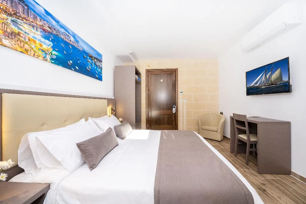DOUBLE Accessible Room, C4 Retreats Gozo, Gozo