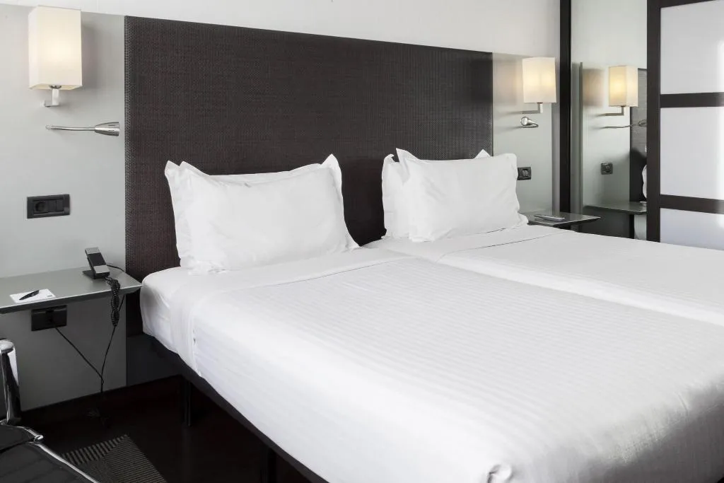 DOUBLE QUEEN SIZE BED Room, AC Porto, Porto