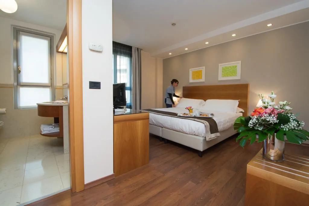 General view, Hotel Royal Falcone, Milan