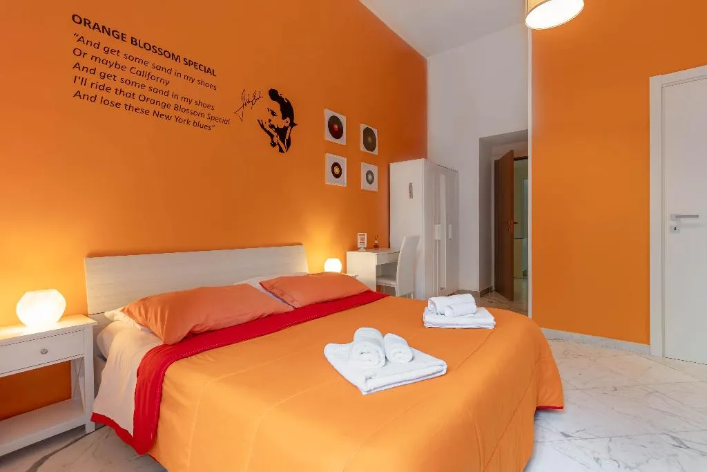 TRIPLE STANDARD Room, B&B Colori e Note, Naples