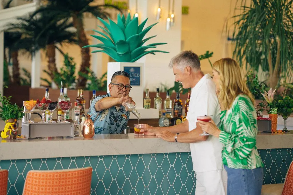Bar, Margaritaville Island Reserve Riviera Maya, Cancun Area