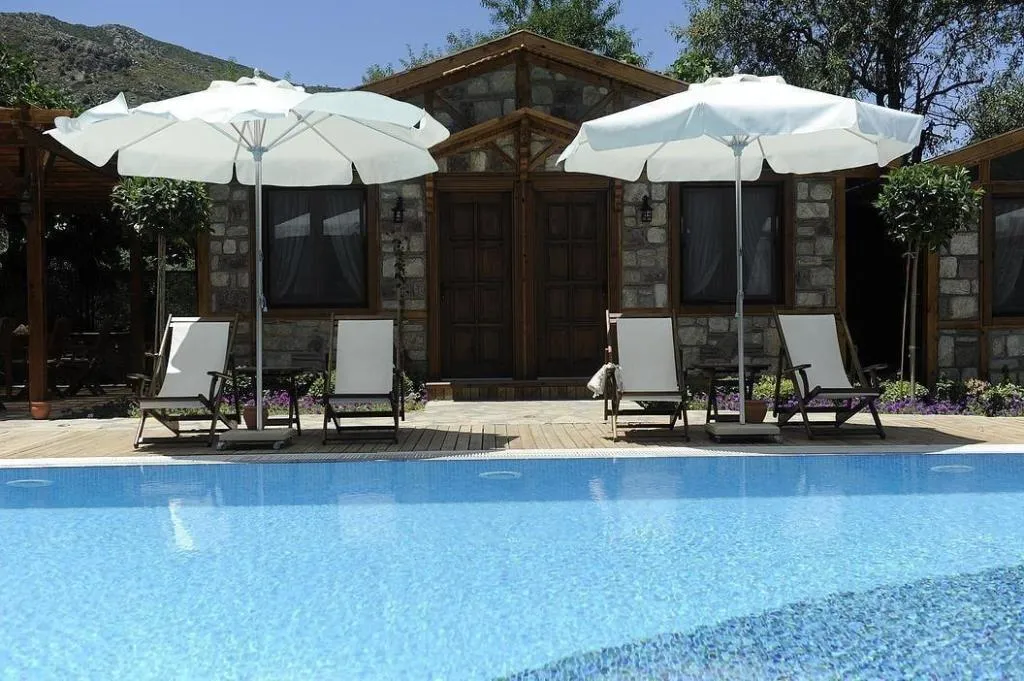 Sports and Entertainment, Lunabegonvil Tas Evler, Dalaman