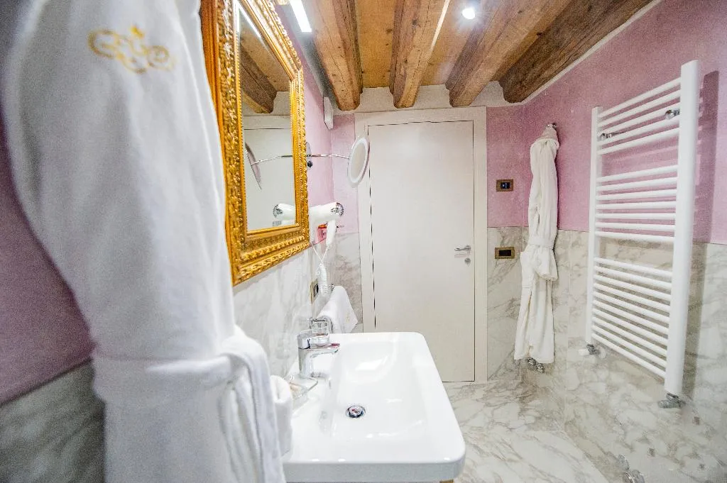 DOUBLE SUPERIOR Room, EGO' Residence Venice, Venice