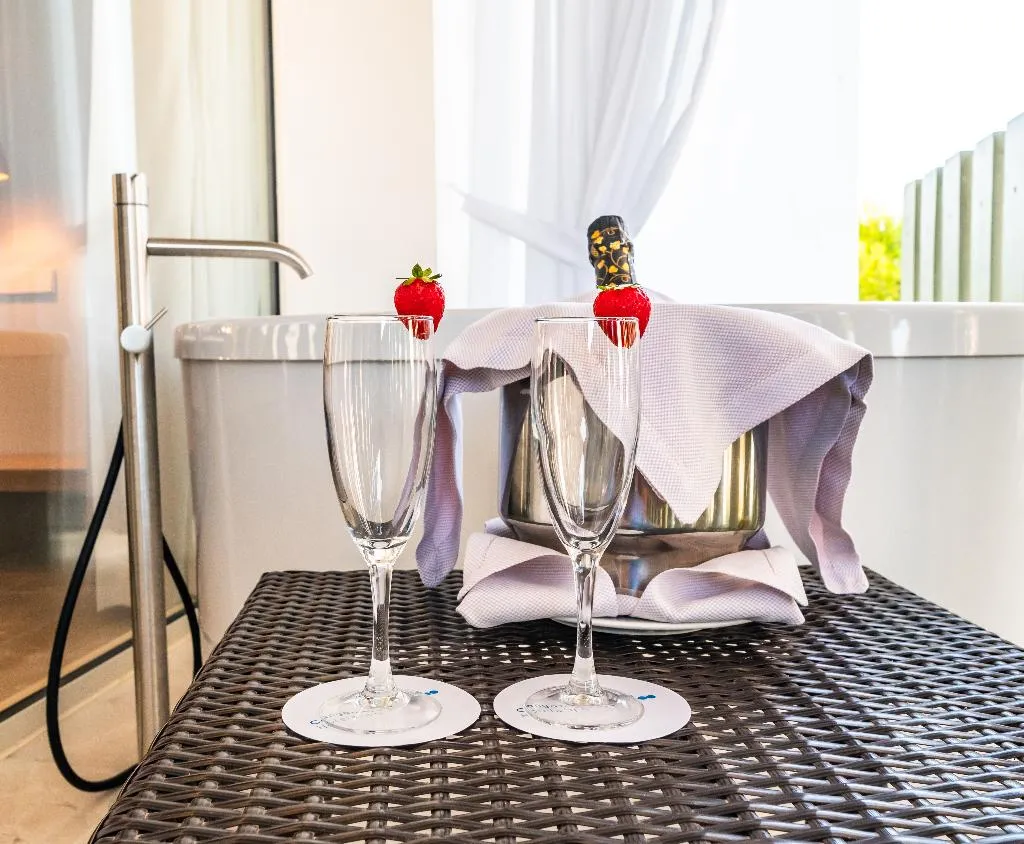 SUITE WITH JACUZZI Room, Canyamel Park Hotel & Spa, Majorca