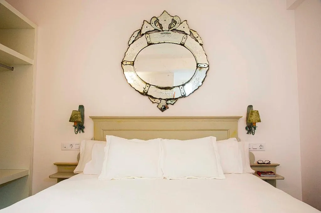 APARTMENT DELUXE Room, Overland Suites Catedral Luxury Apartments, Seville