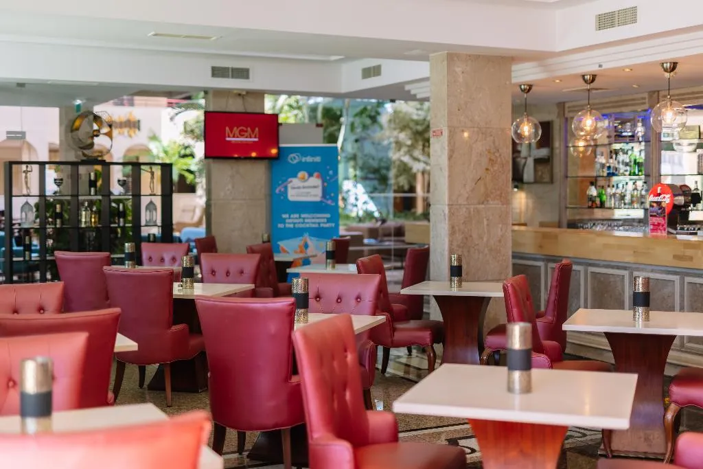 Bar, Grand Muthu Forte da Oura, Algarve