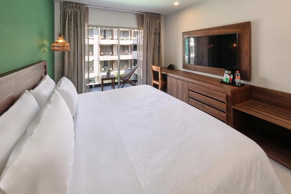 DOUBLE POOL VIEW KING BED Room, Holiday Inn Tulum Downtown, Cancun Area