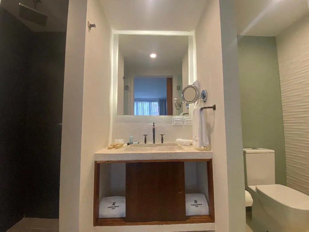 DOUBLE DELUXE WITH BALCONY Room, Hotel Autentico Vertical Playa Del Carmen, Playa Del Carmen