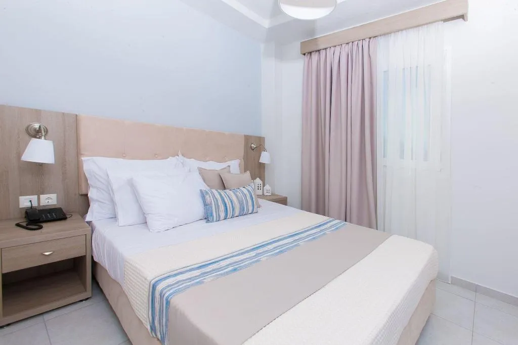 Room, 12 Olympian Gods, Thessaloniki
