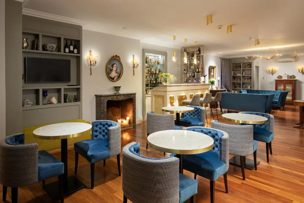 Bar, Mozart, Rome