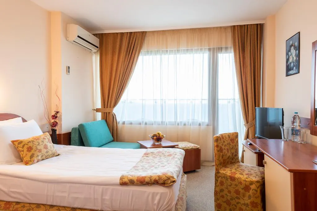DOUBLE SIDE SEA VIEW Room, Burgas Beach, Bourgas