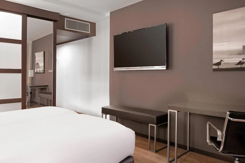 DOUBLE GARDEN VIEW KING BED Room, AC Gava Mar, Barcelona
