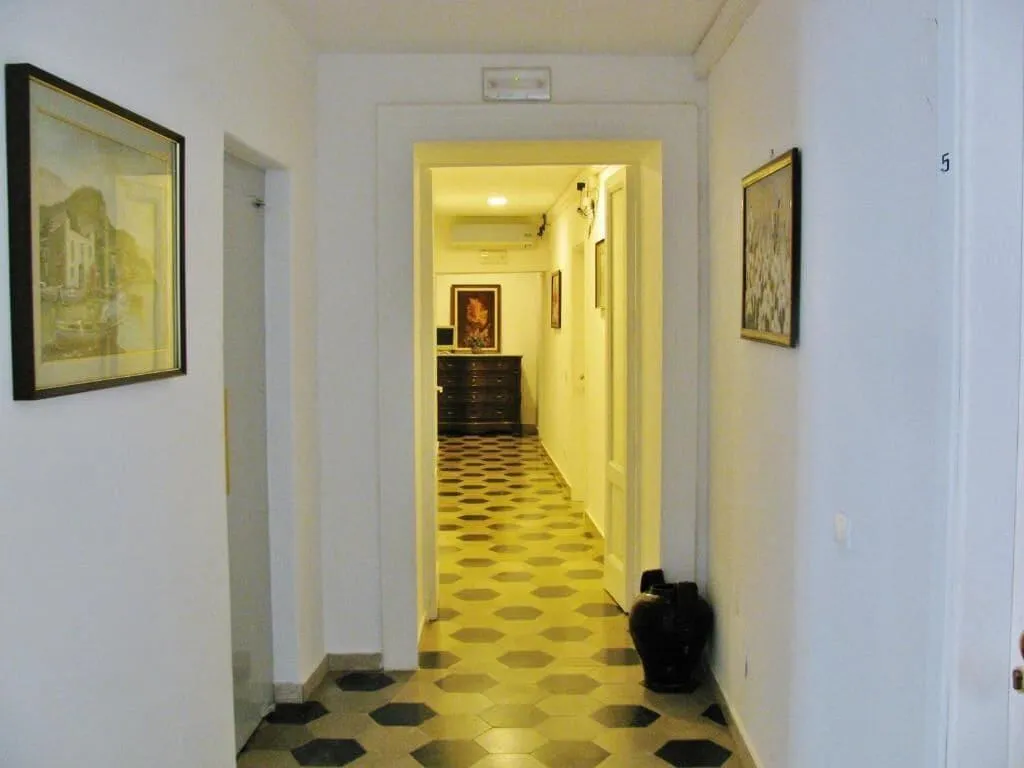 Lobby, Lo Stradone, Naples