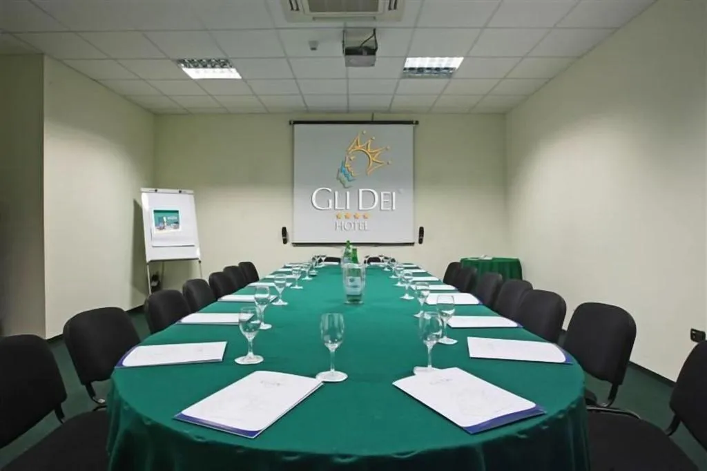 Conferences, Gli Dei, Naples