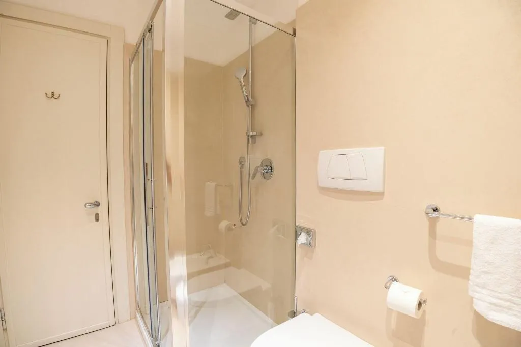 SINGLE STANDARD Room, Hotel Como, Milan