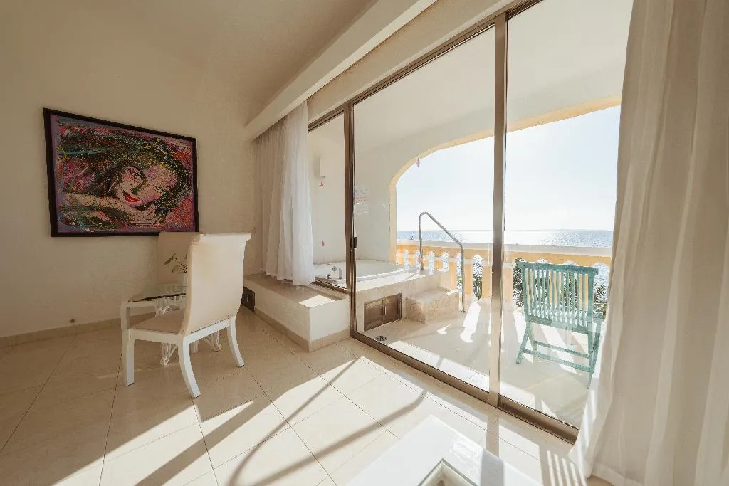 JUNIOR SUITE KING BED WITH JACUZZI Room, All Ritmo Cancun Resort & Water Park, Cancun Area