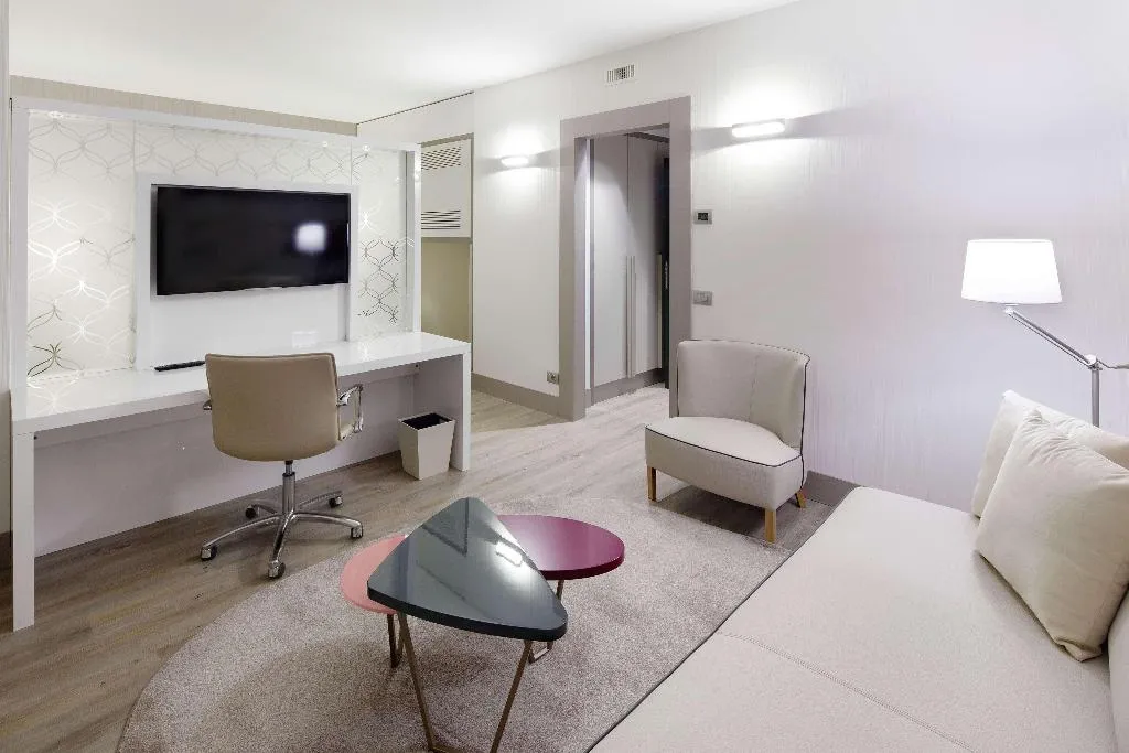 Room, NH Milano Congress Centre, Milan