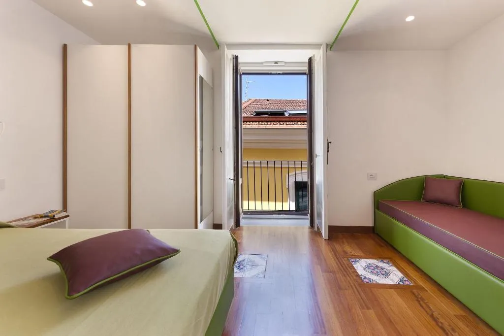 Room, La Casa Dell Orologio, Naples